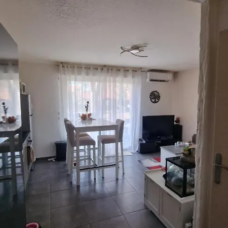 Apartment En Roussillon *